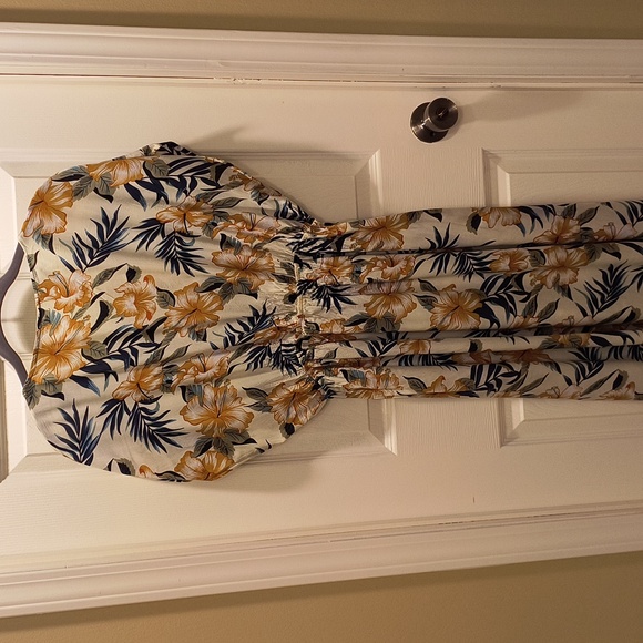 Label of Love Tropical Beach Cover-up - Picture 3 of 3